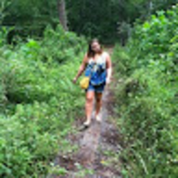 Meet your Posher, Caroline - Picture 1 of 1